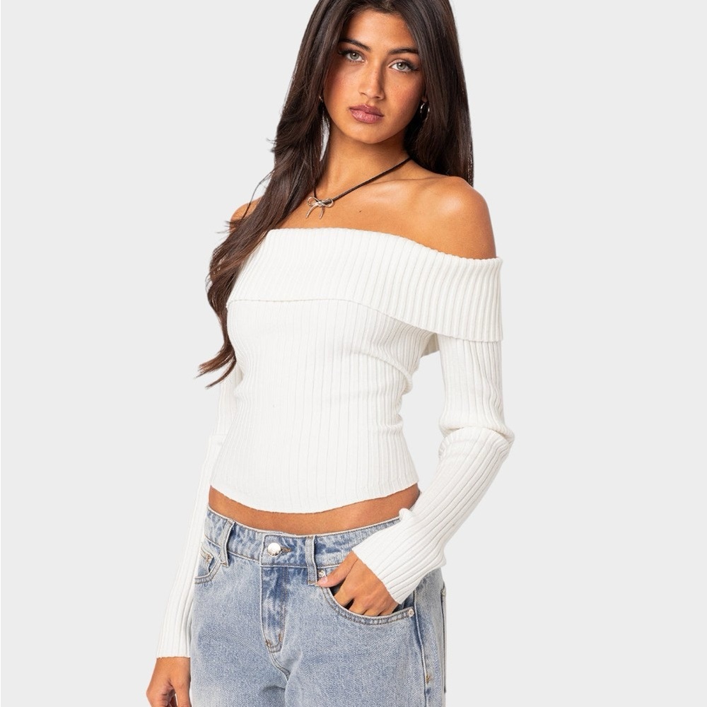 Off-Shoulder White Long Sleeve